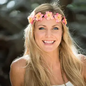 Rachel Brathen (Yoga Girl)